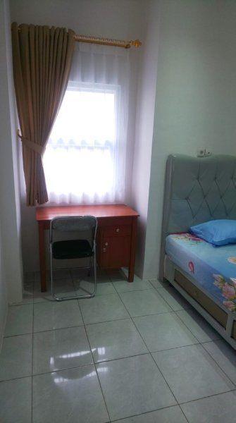Kost Putri Tiga Saudara A4 -