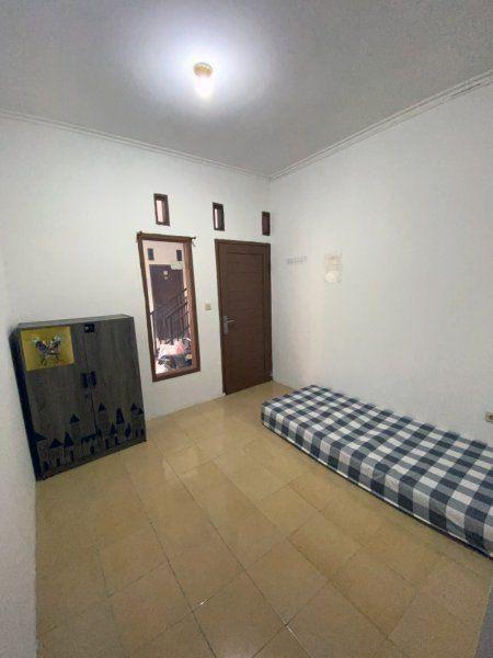 Kost Merenah -