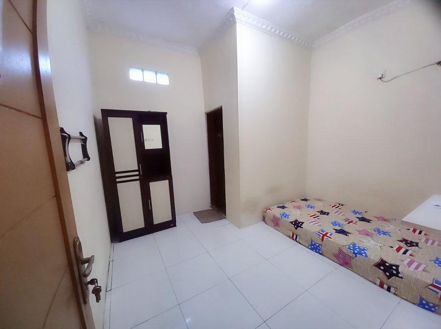 Kost Rasya -
