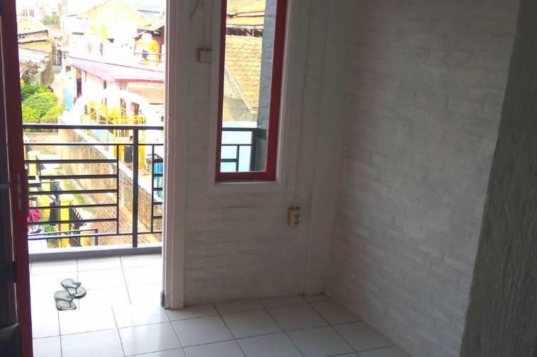 Kost Putri Single Warna Warni Babakan Ciparay -