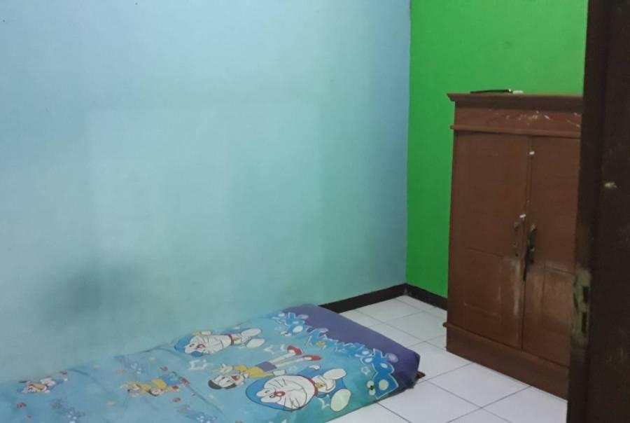 Di sewa kost -