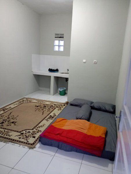 Kost Megamanik 1 -