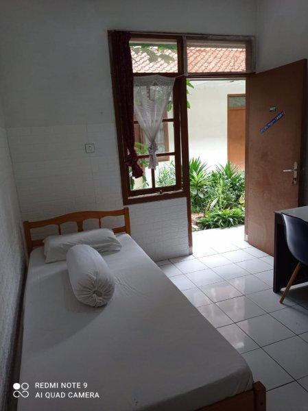 Kost Putri Cikutra Barat -